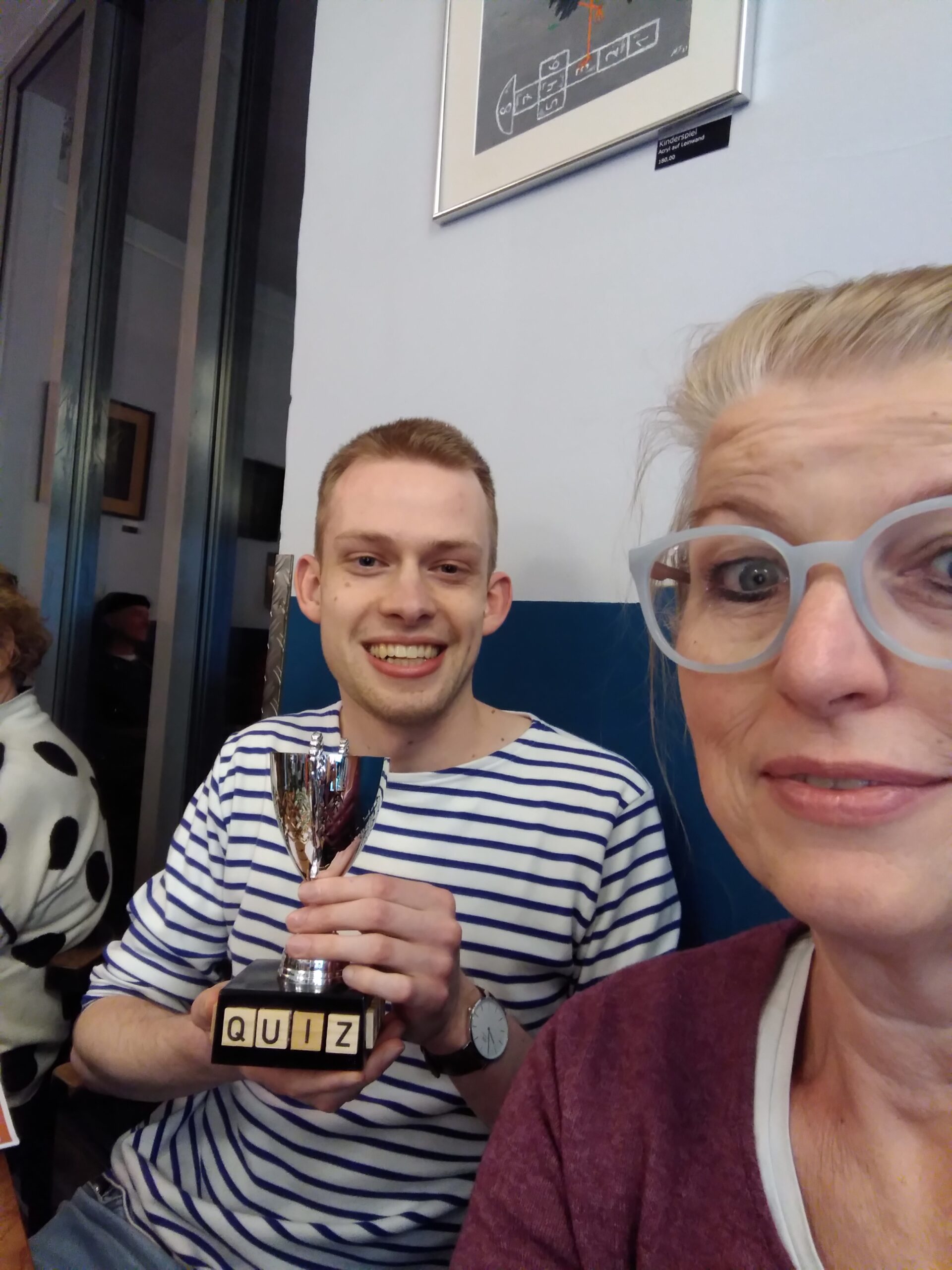 Herr Vedder und Frau Füten mit dem Pokal